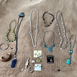 Lot of jewelry